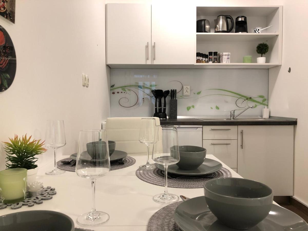 Modern Center Studio Under The Castle II Free Parking Apartment Любляна Екстериор снимка